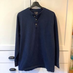 LL Bean Men’s Medium Tall Navy Henley